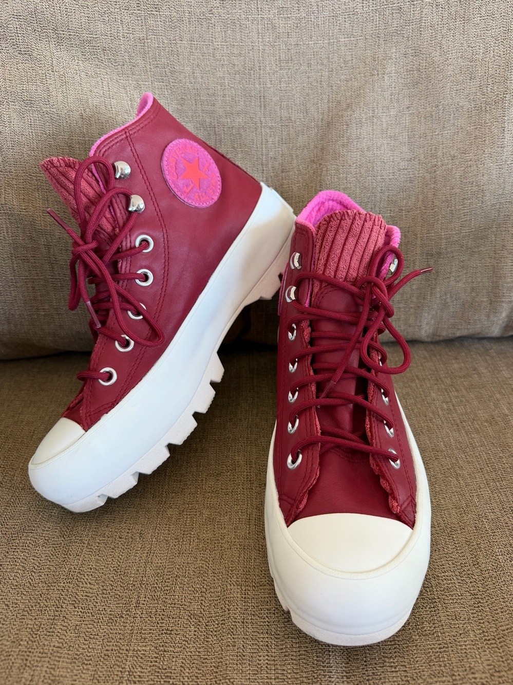 Converse CTAS Hi Top Lugged Gore-Tex Women's Size 7 Platform Shoes Red Leather